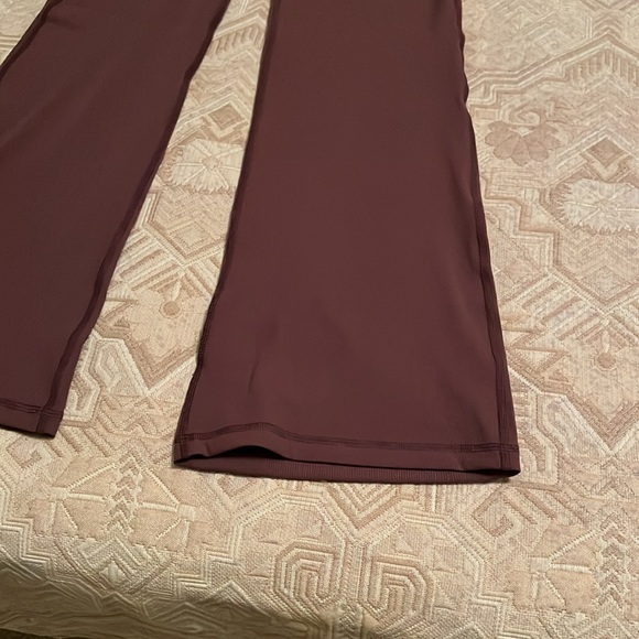 GapFit Rib Sky High Studio Purple Flare Leggings/NWT/M - Picture 6 of 13